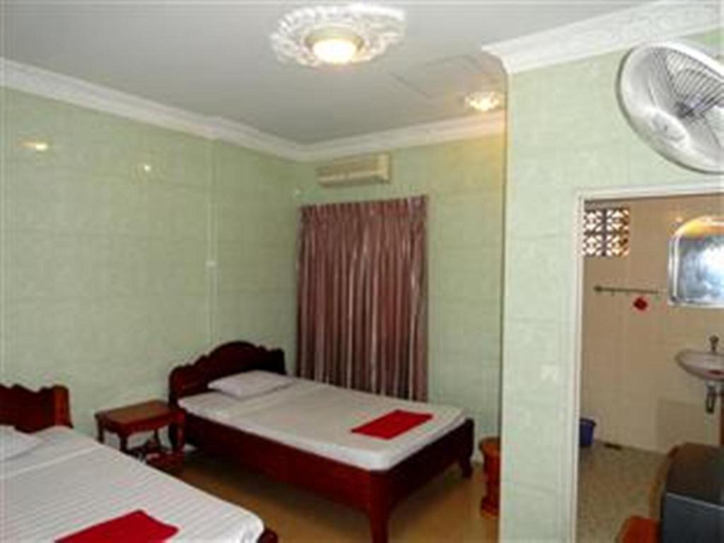 Lucky 1 Guesthouse Пном Пен Екстериор снимка