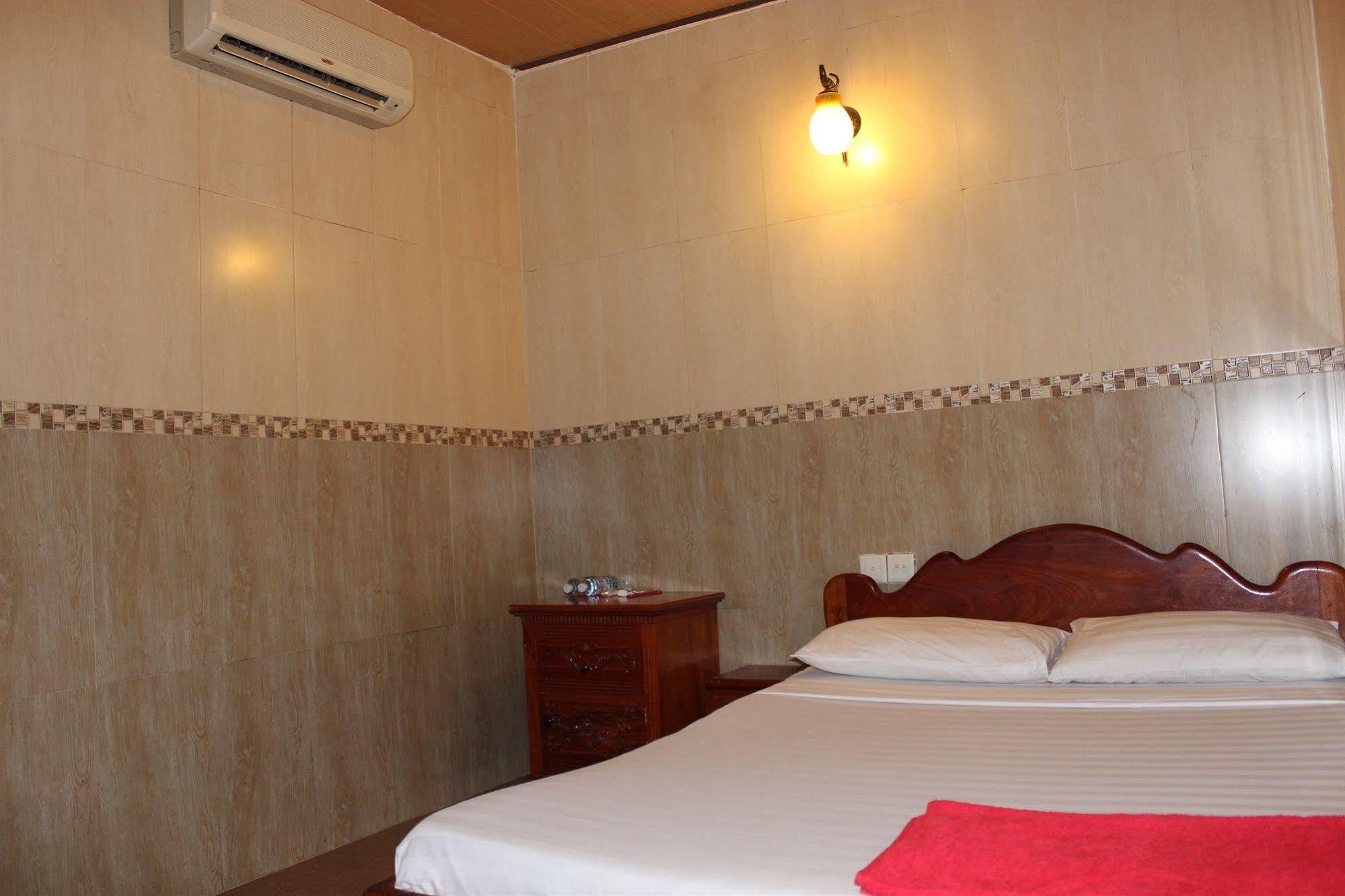 Lucky 1 Guesthouse Пном Пен Екстериор снимка