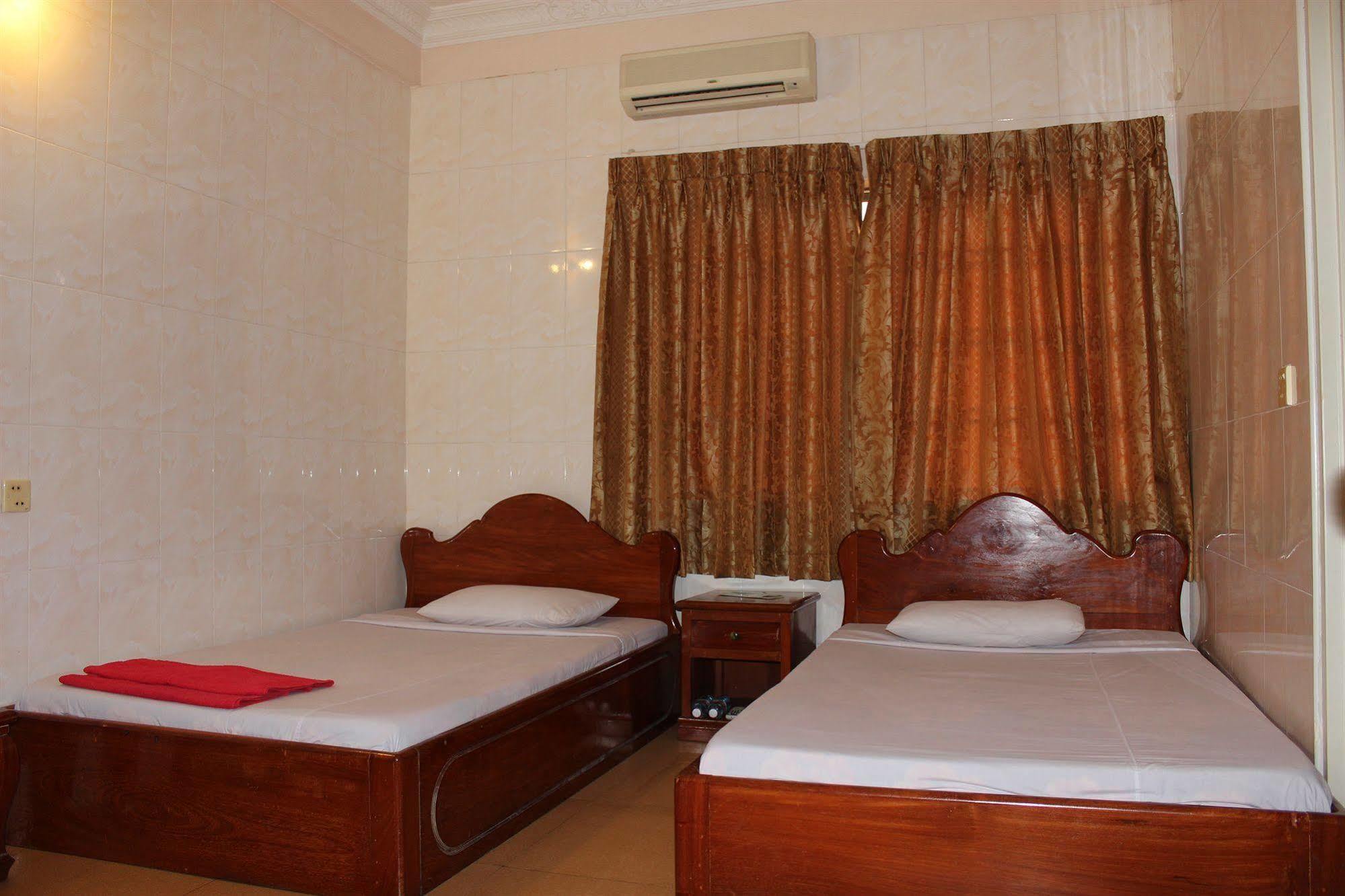 Lucky 1 Guesthouse Пном Пен Екстериор снимка