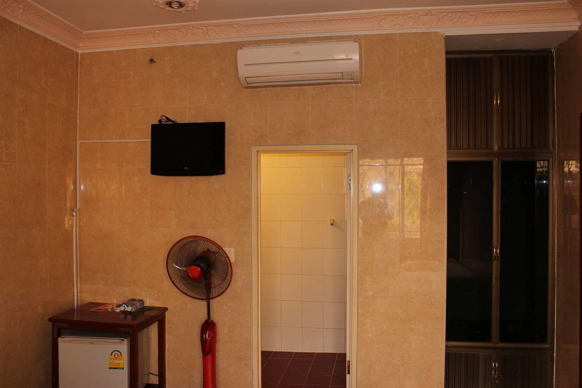 Lucky 1 Guesthouse Пном Пен Екстериор снимка